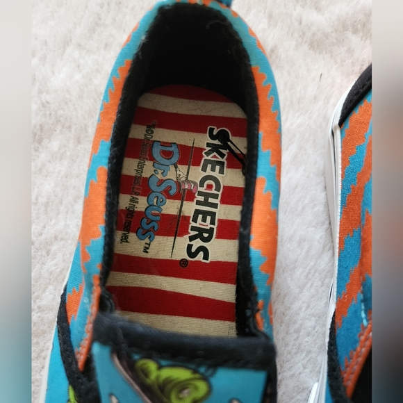 Kids Dr. Seuss slip ons - Picture 2 of 9